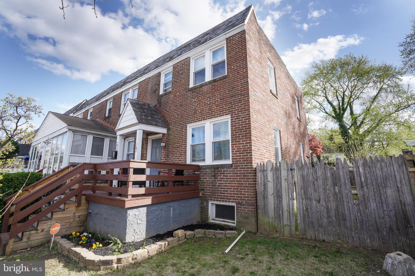 167 Meadow Property Photo 4
