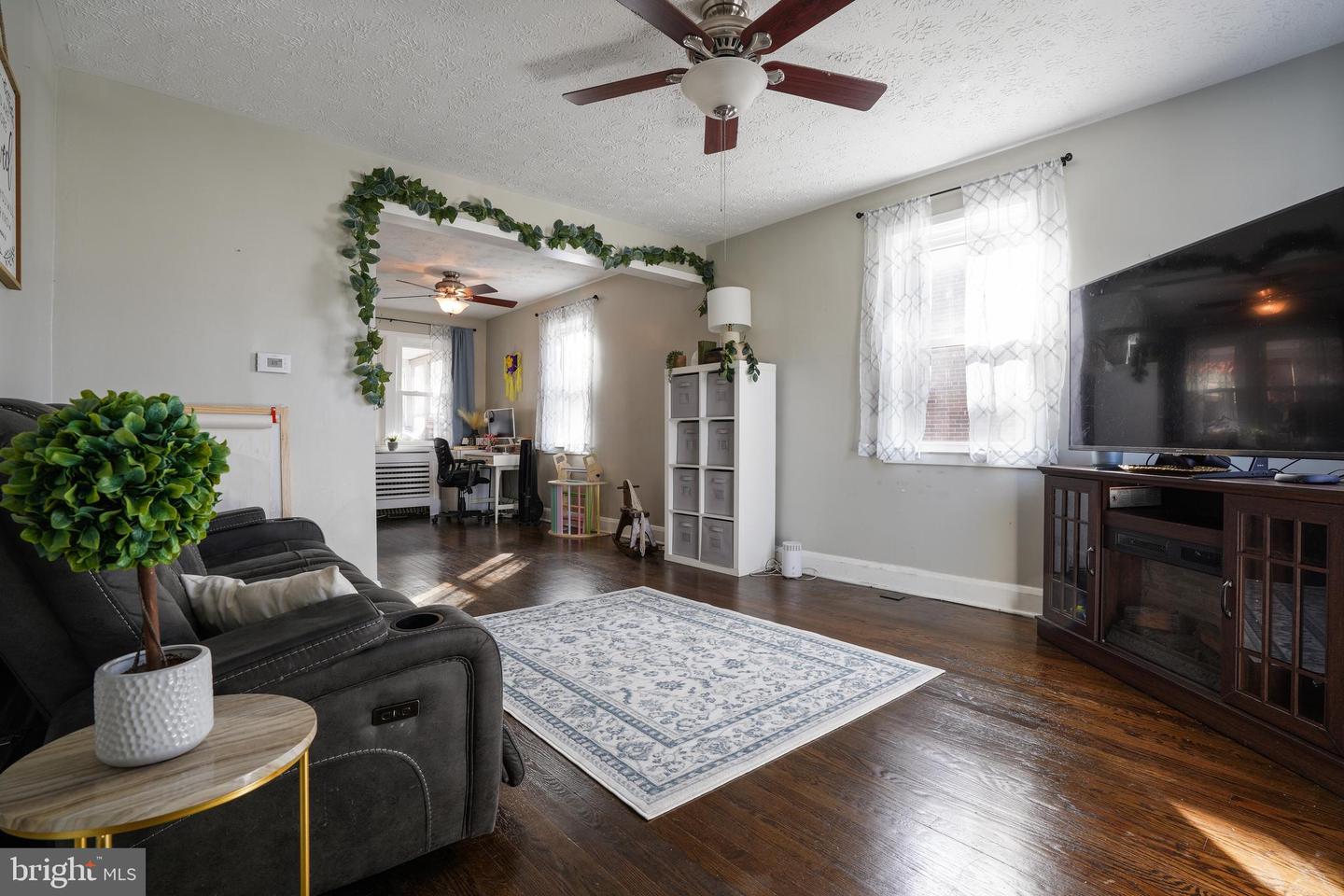 167 Meadow Property Photo 5