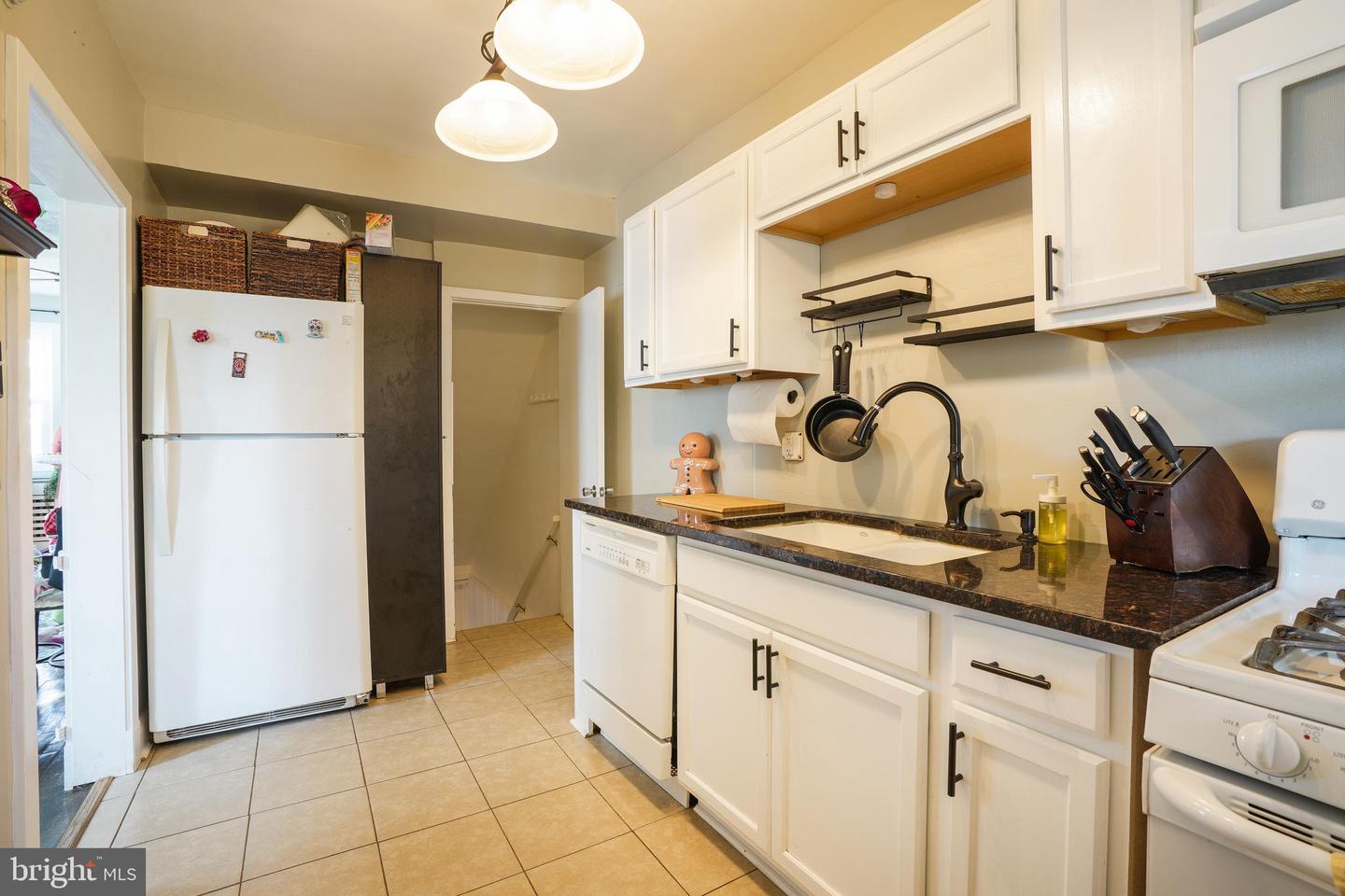 167 Meadow Property Photo 9