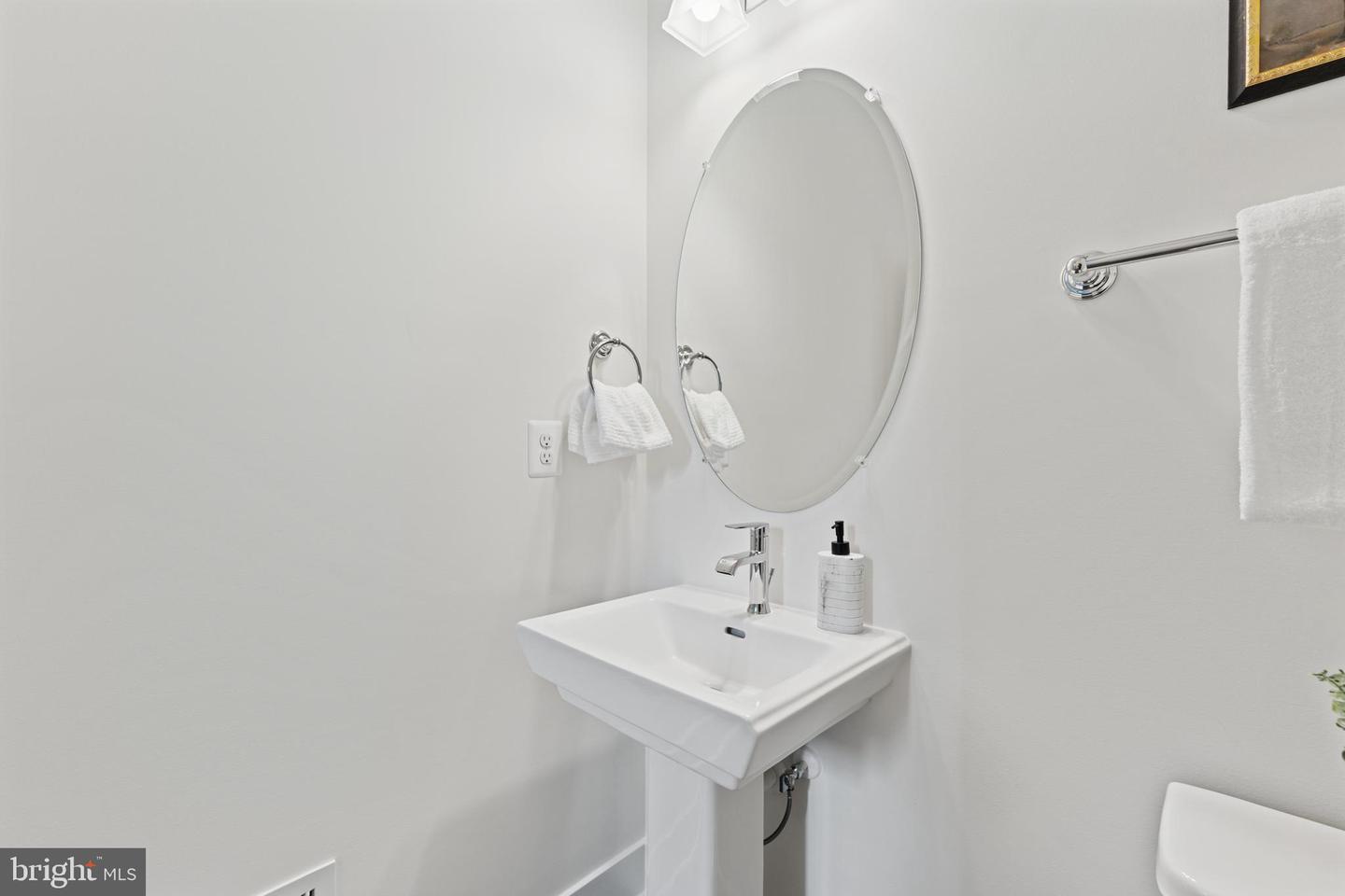 118 Overlea Dr E Property Photo 10