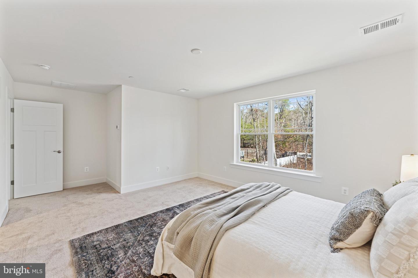 118 Overlea Dr E Property Photo 19
