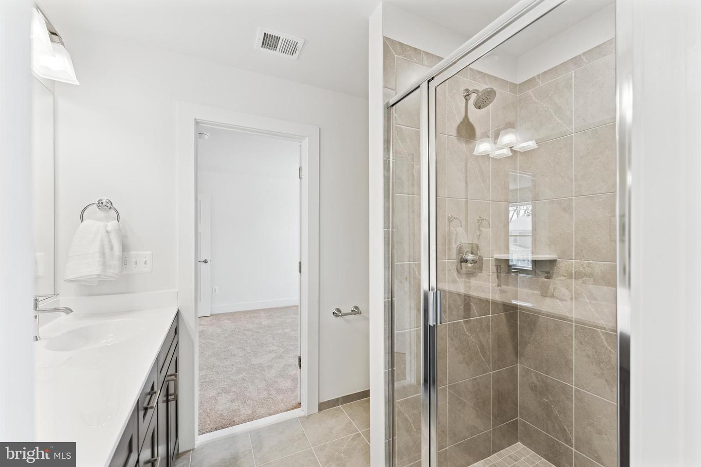118 Overlea Dr E Property Photo 27
