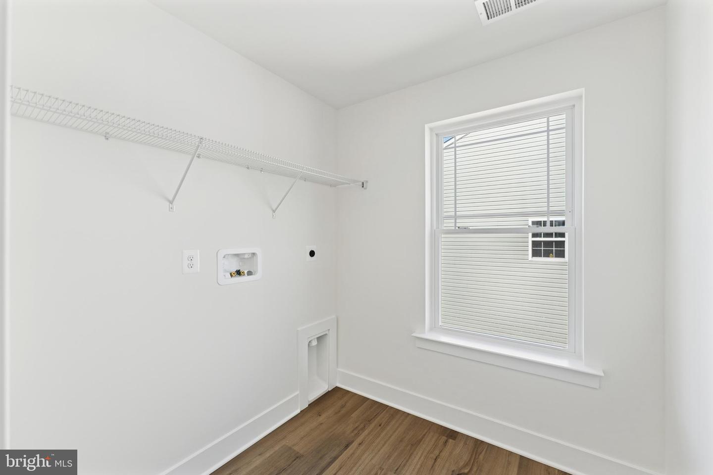 118 Overlea Dr E Property Photo 30