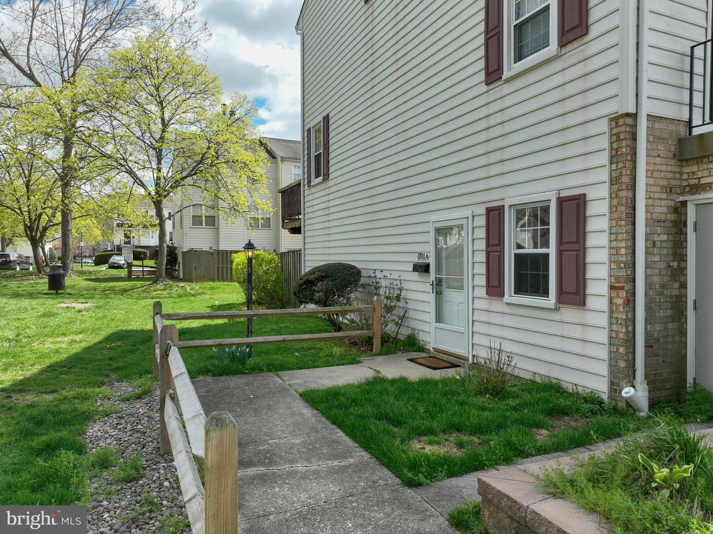 1701-a W Bancroft Ln Property Photo 1