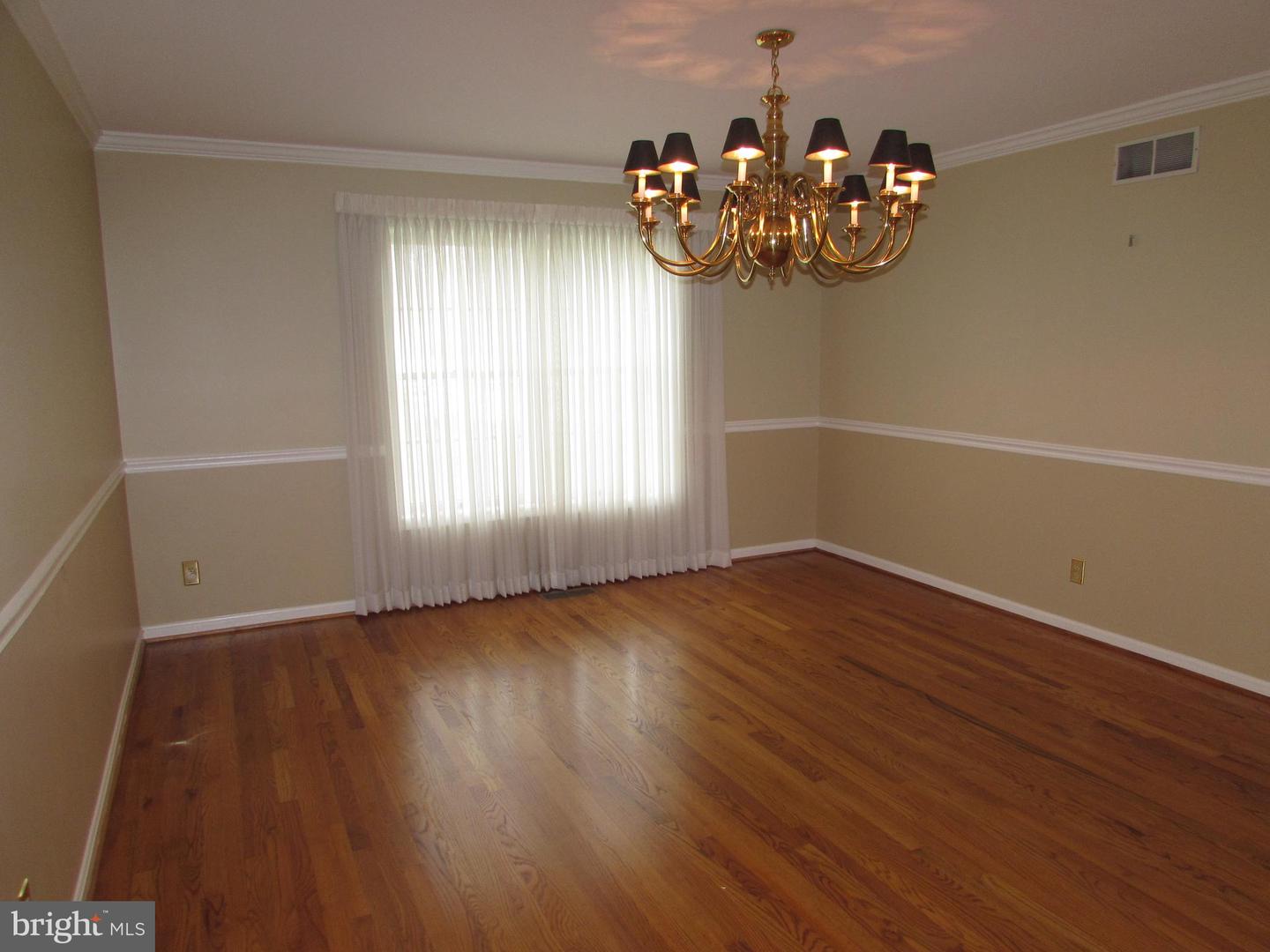1305 Pecantree Ct Property Photo 17