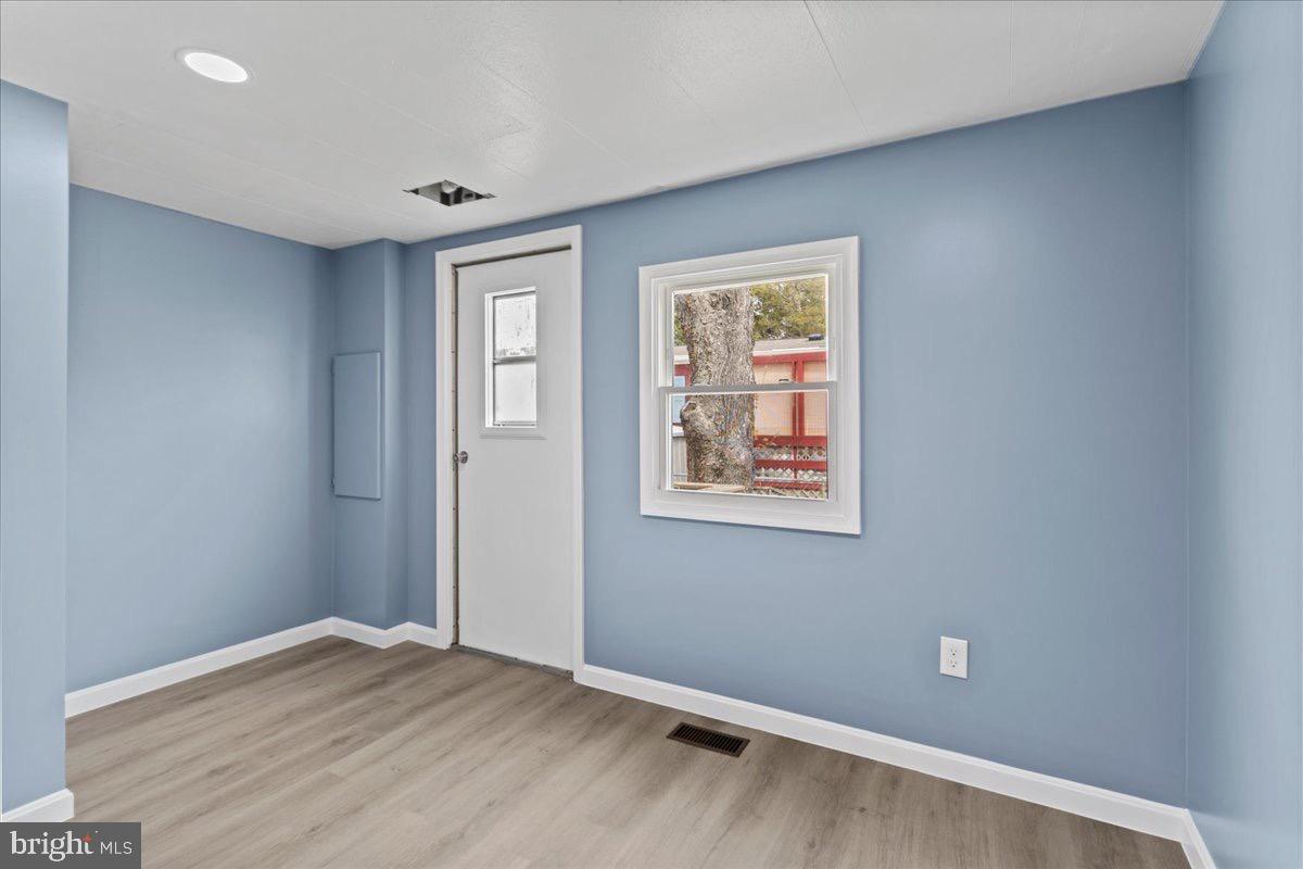 4748 Flanders Lane Trlr #k Property Photo 8