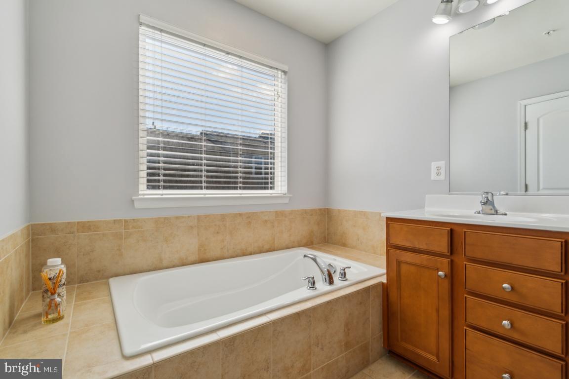 2707 Amber Crest Rd Property Photo 17