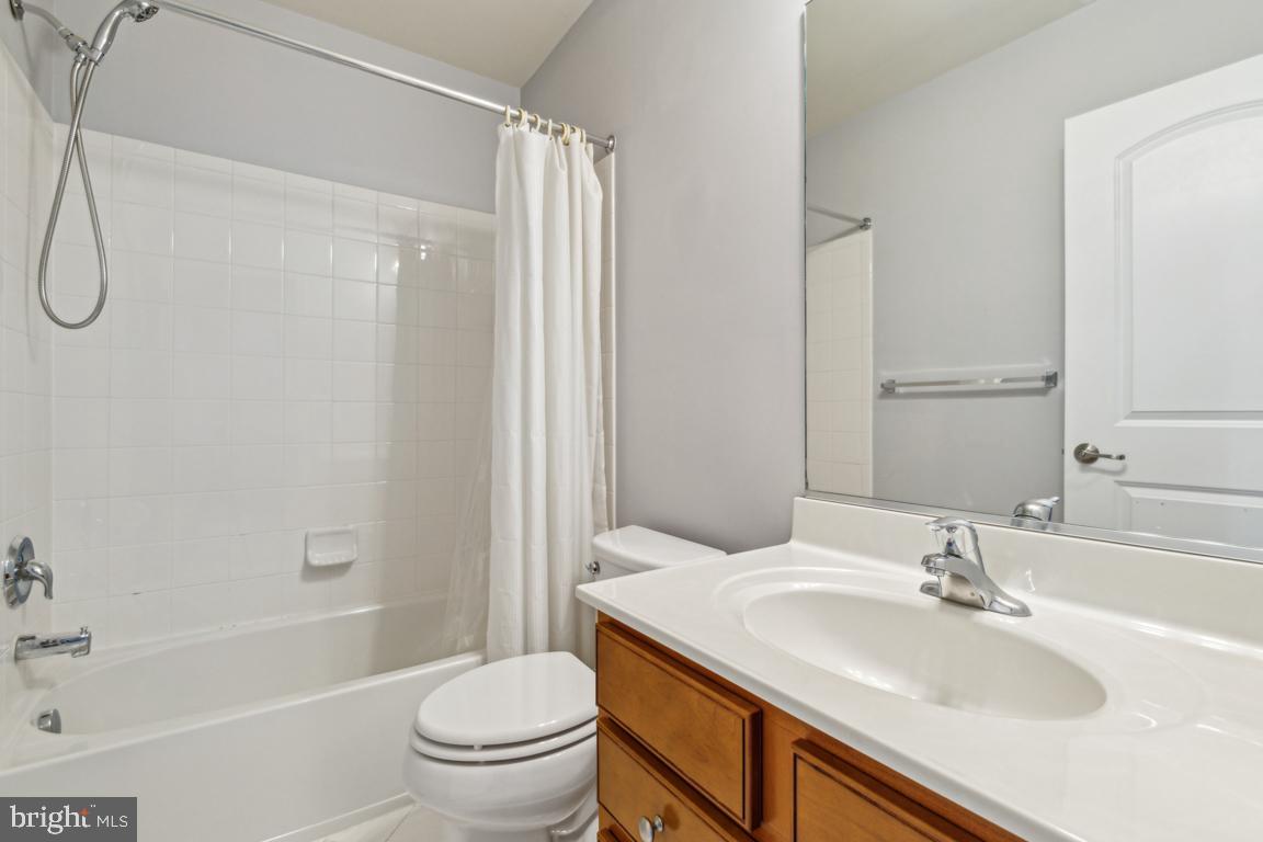 2707 Amber Crest Rd Property Photo 20