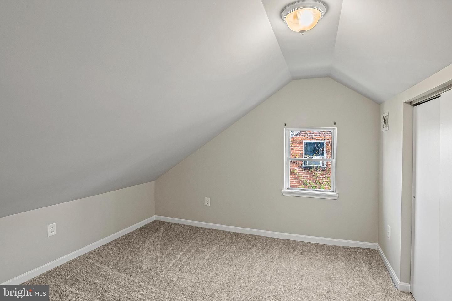 113 Georgia Ave Ne Property Photo 23