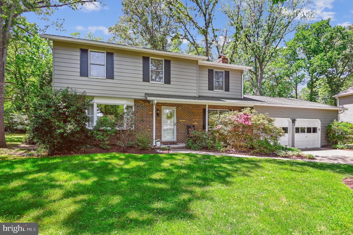890 Laurel Way Property Photo