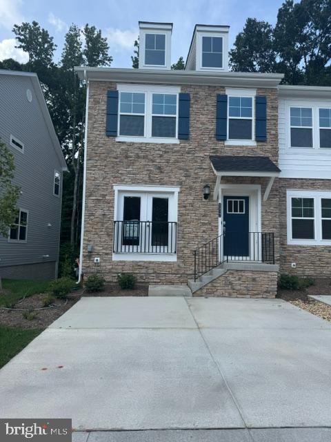 6827 Winterhill Ln Property Photo 1