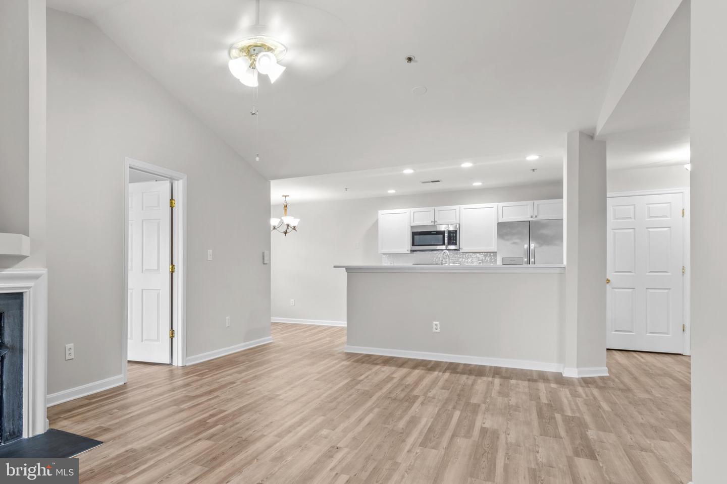 2008 Peggy Stewart Way #304 Property Photo 5