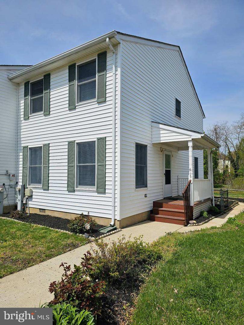 415 Hilltop Ln Property Photo 2