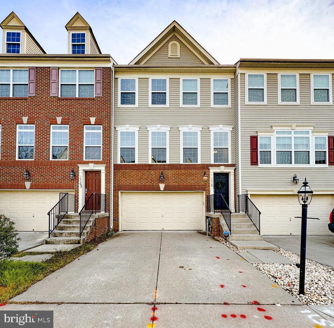 7518 STONEHOUSE RUN DR Property Photo 1