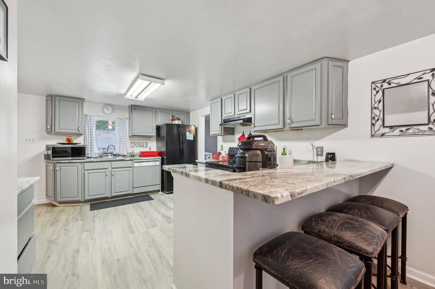 363 Effies Ln Property Photo 9