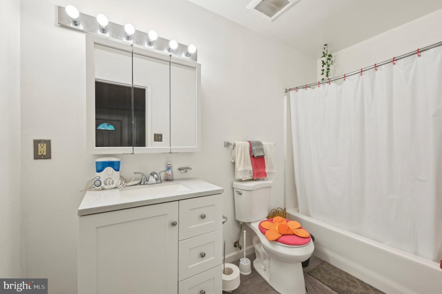 363 Effies Ln Property Photo 21
