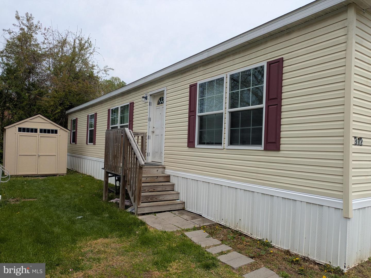 312 Berts Dr Property Photo 1