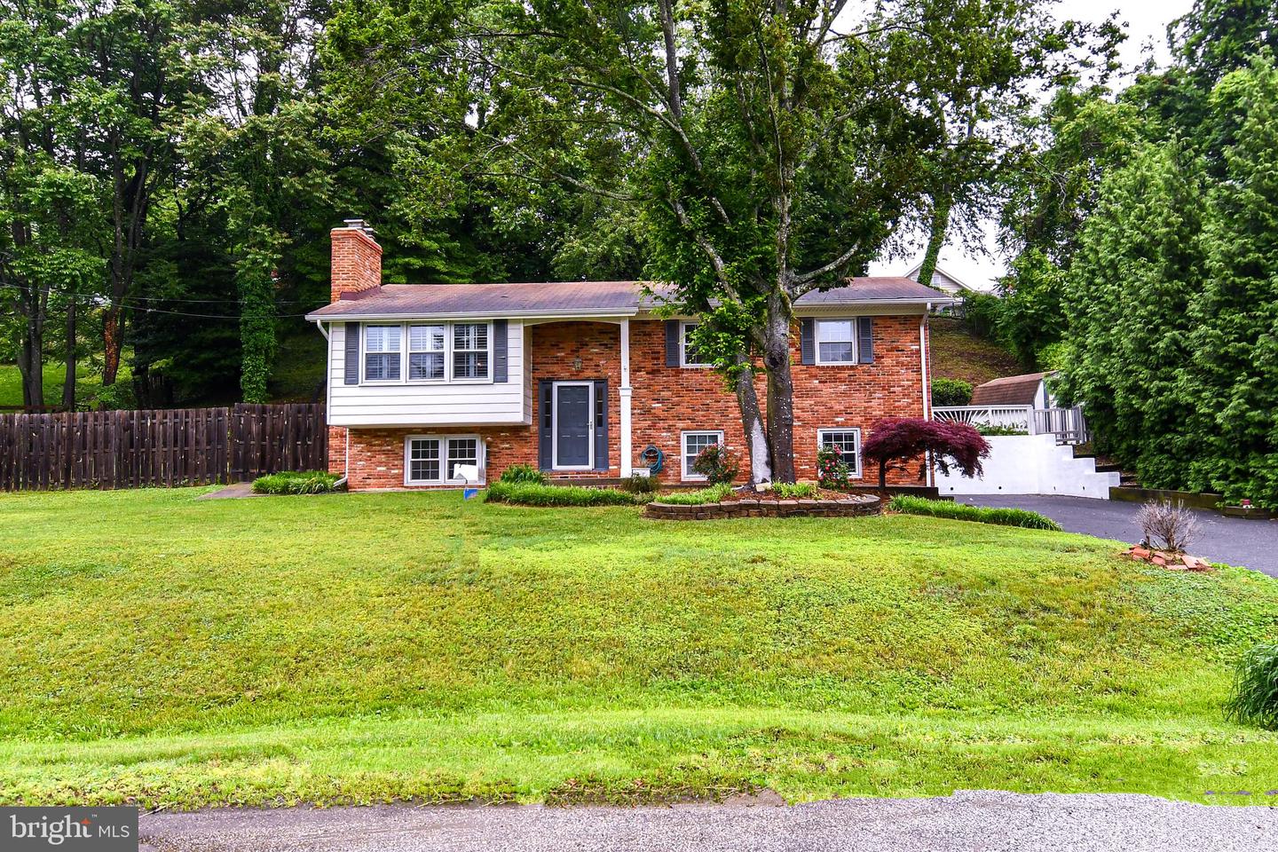 130 Great Lake Dr Property Photo 1