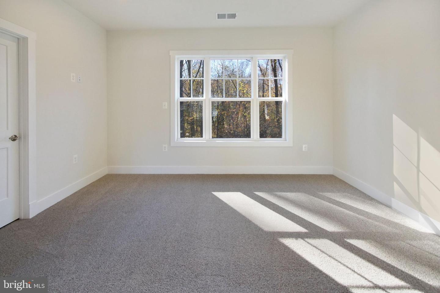 0007 Copperleaf Blvd Property Photo 38