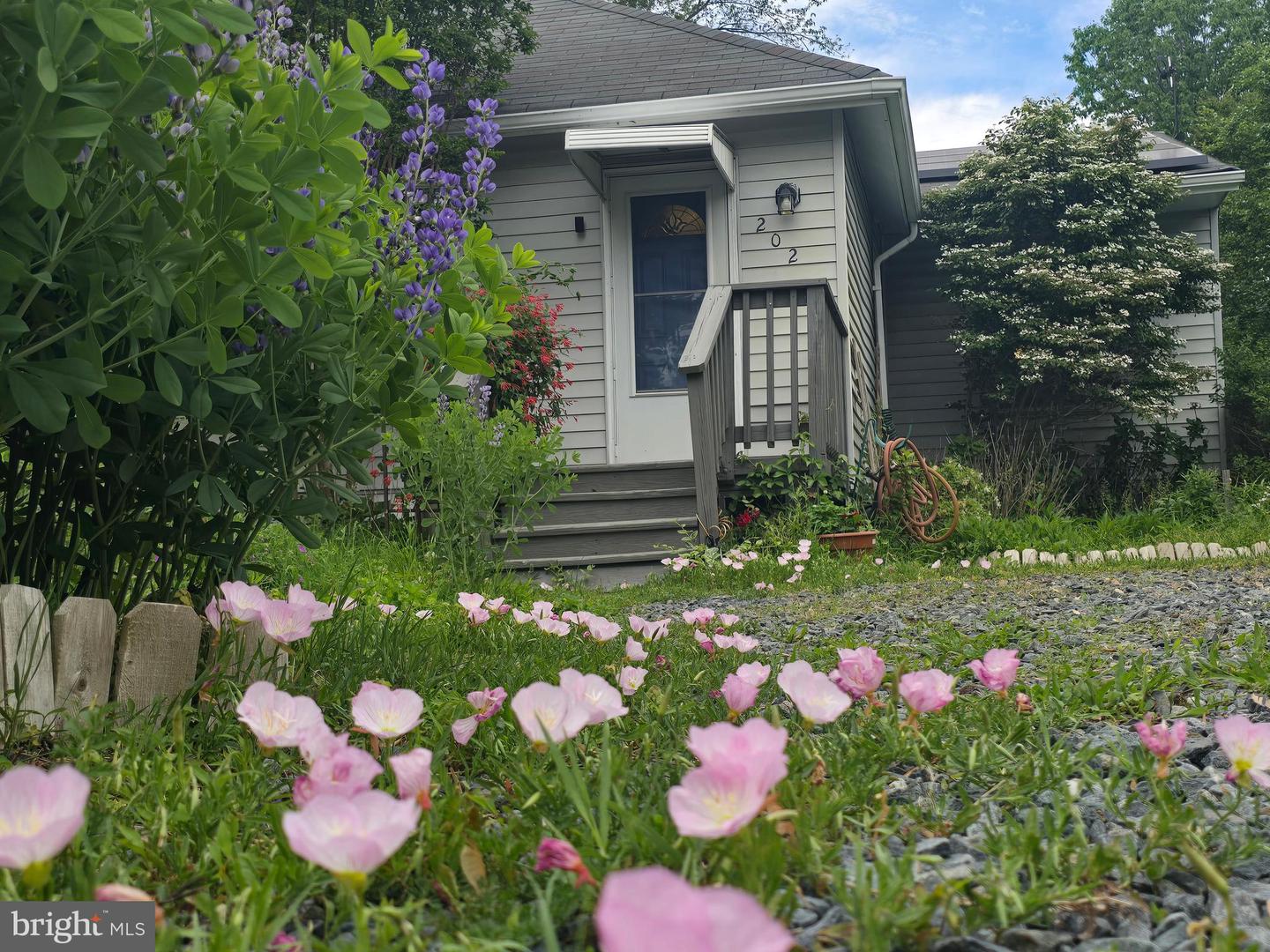 202 Lakeview Ave Property Photo