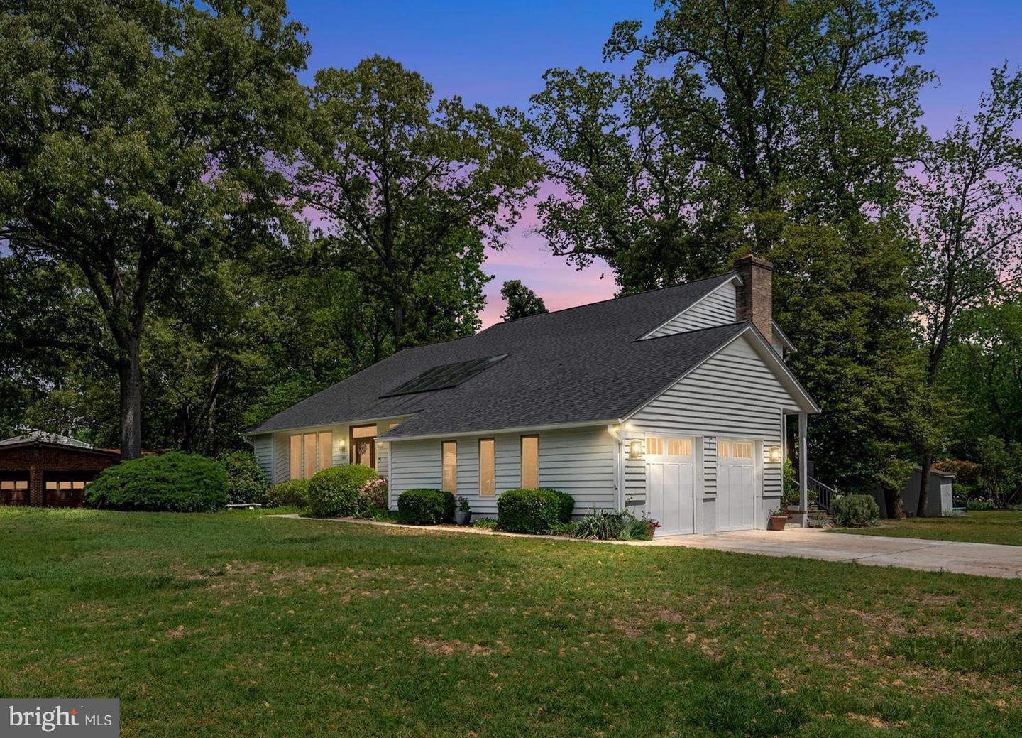 1011 Landon Ln Property Photo