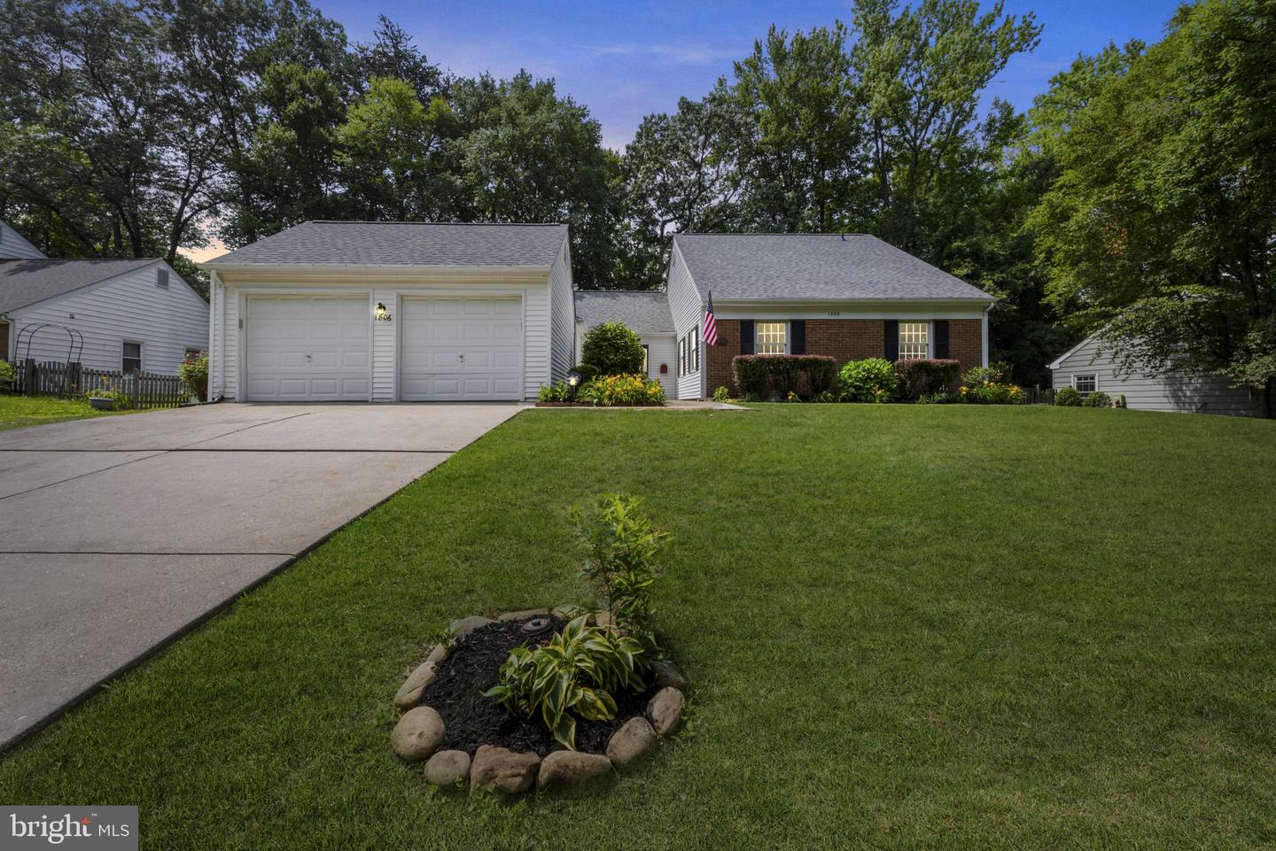 1806 Crofton Pkwy Property Photo 1