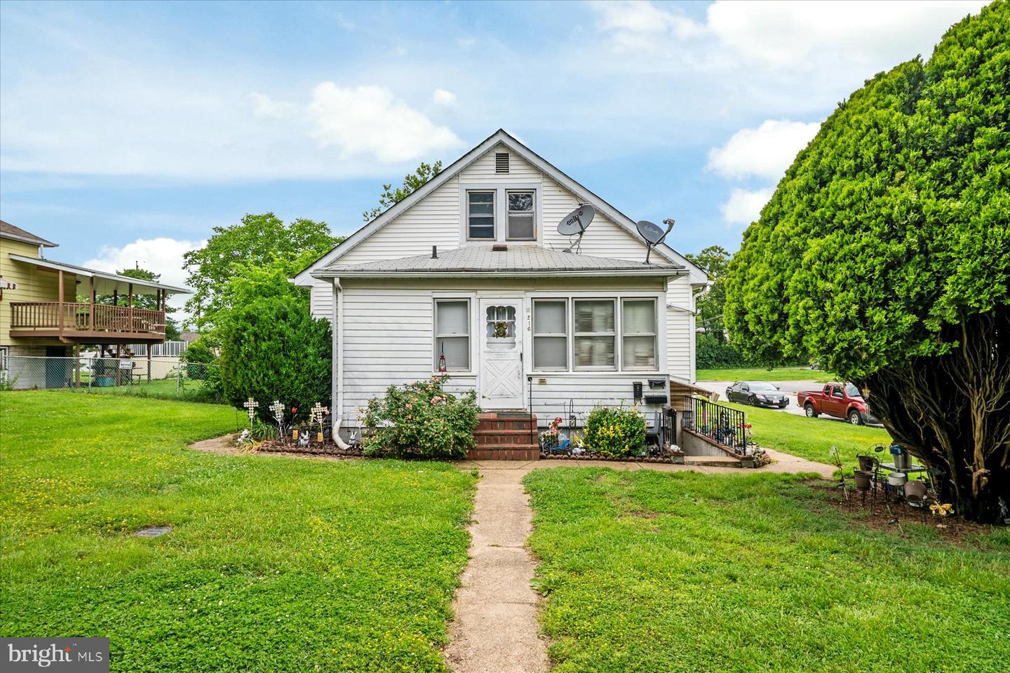 216 Charles St Property Photo 3