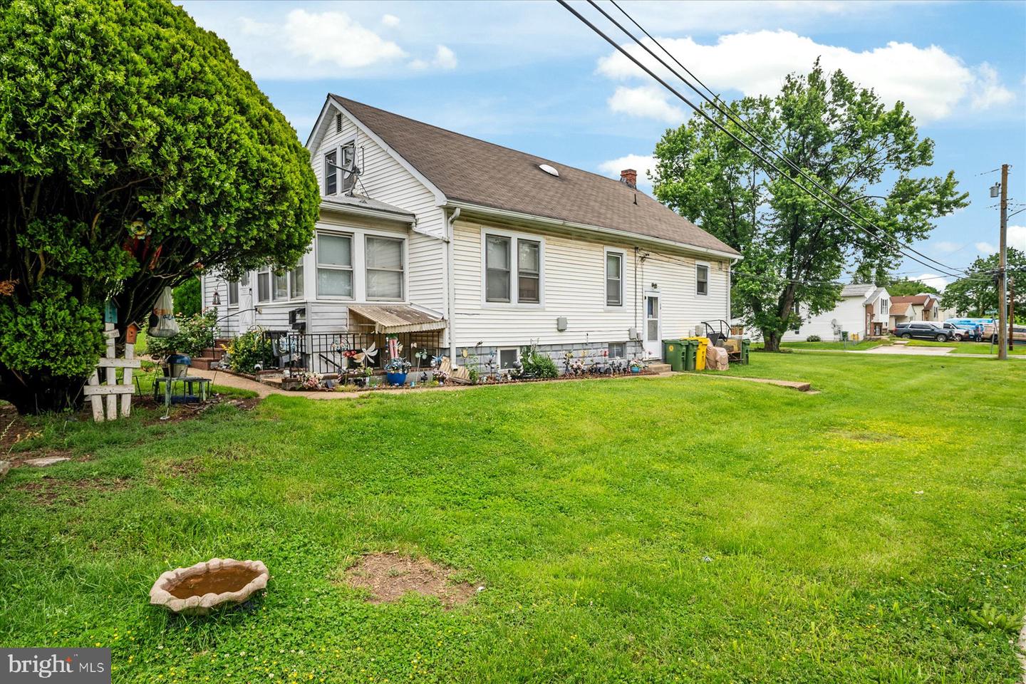 216 Charles St Property Photo 4