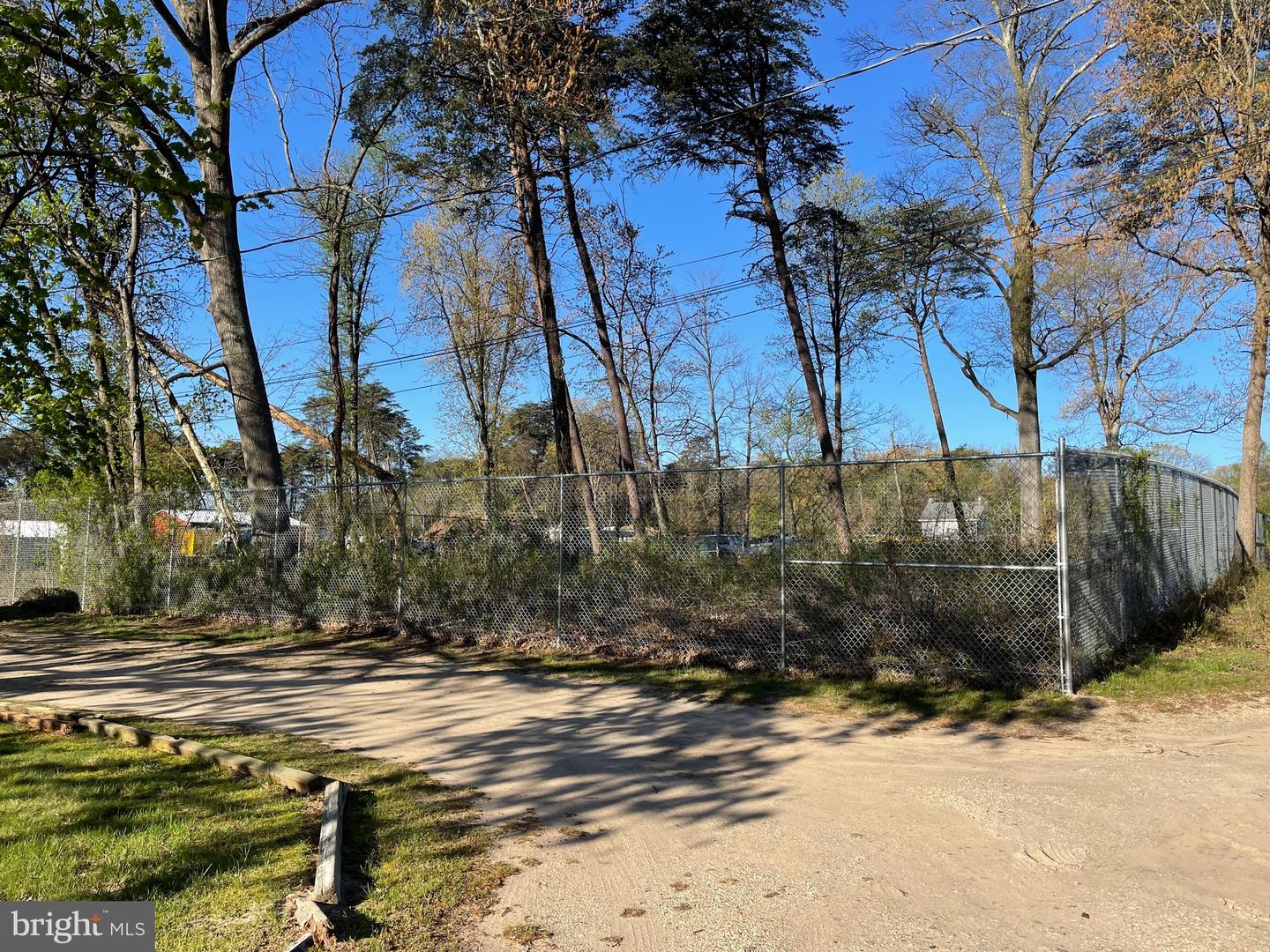 Jeffrey Ave Property Photo 4