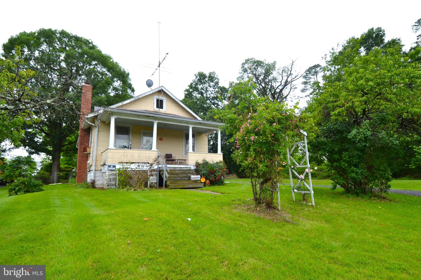 1889 Bucklina Ave Property Photo 2