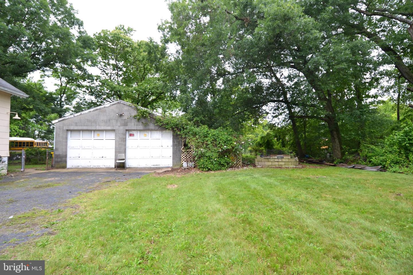 1889 Bucklina Ave Property Photo 3