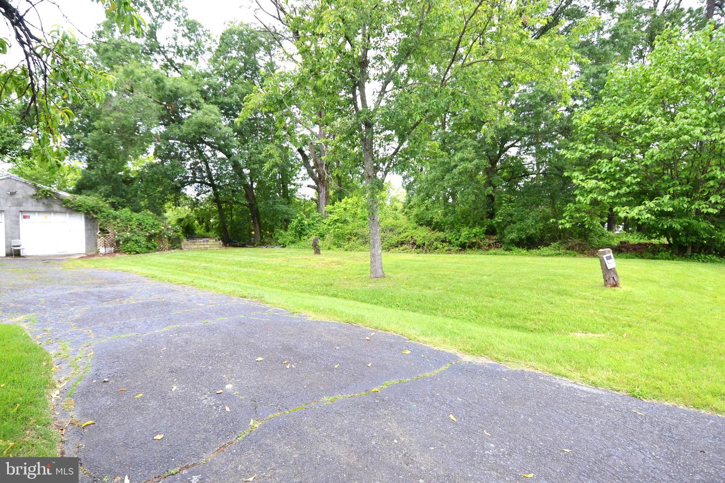 1889 Bucklina Ave Property Photo 6