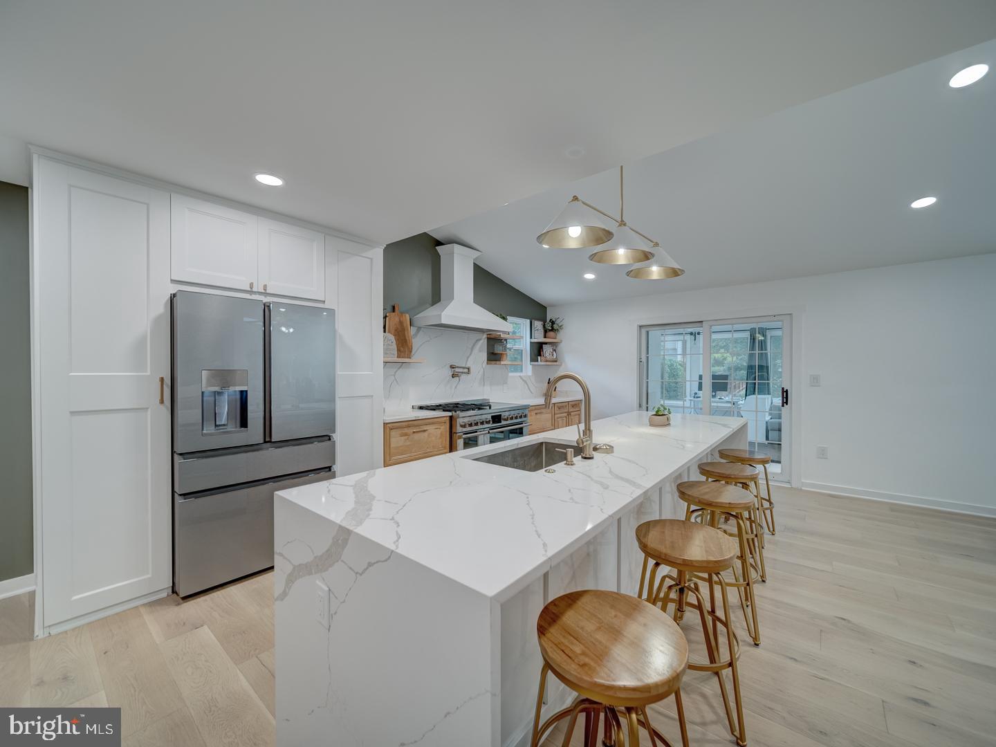 1782 Shaftsbury Ave Property Photo 10