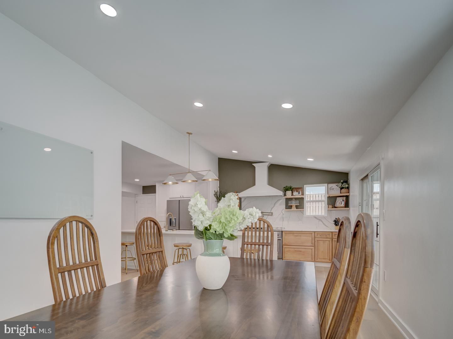 1782 Shaftsbury Ave Property Photo 13
