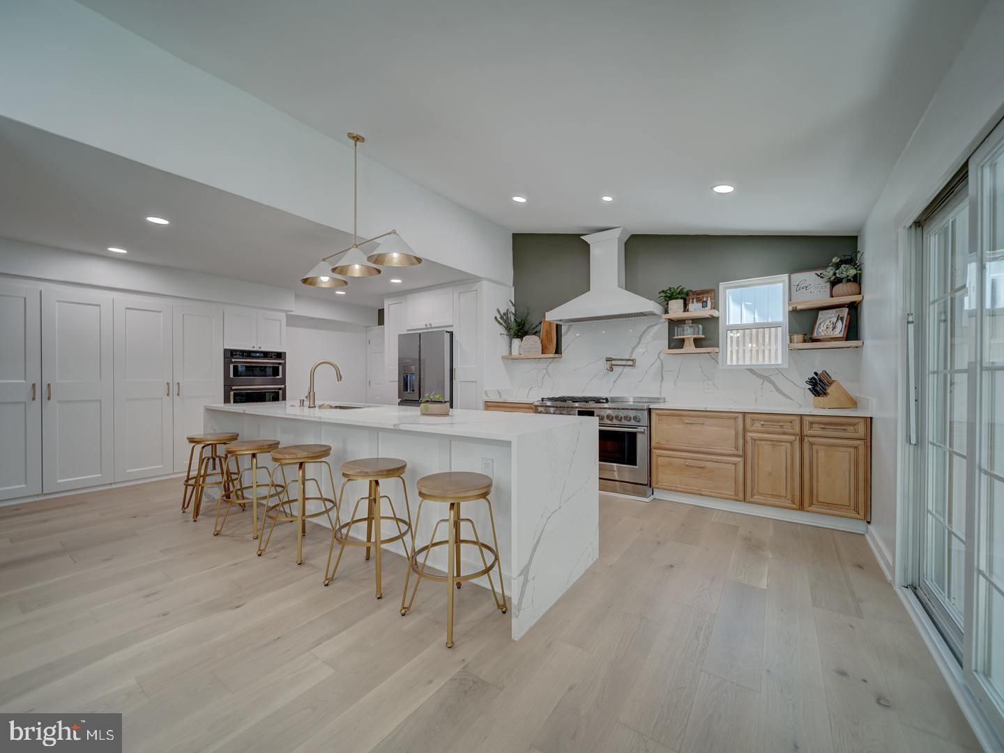 1782 Shaftsbury Ave Property Photo 14