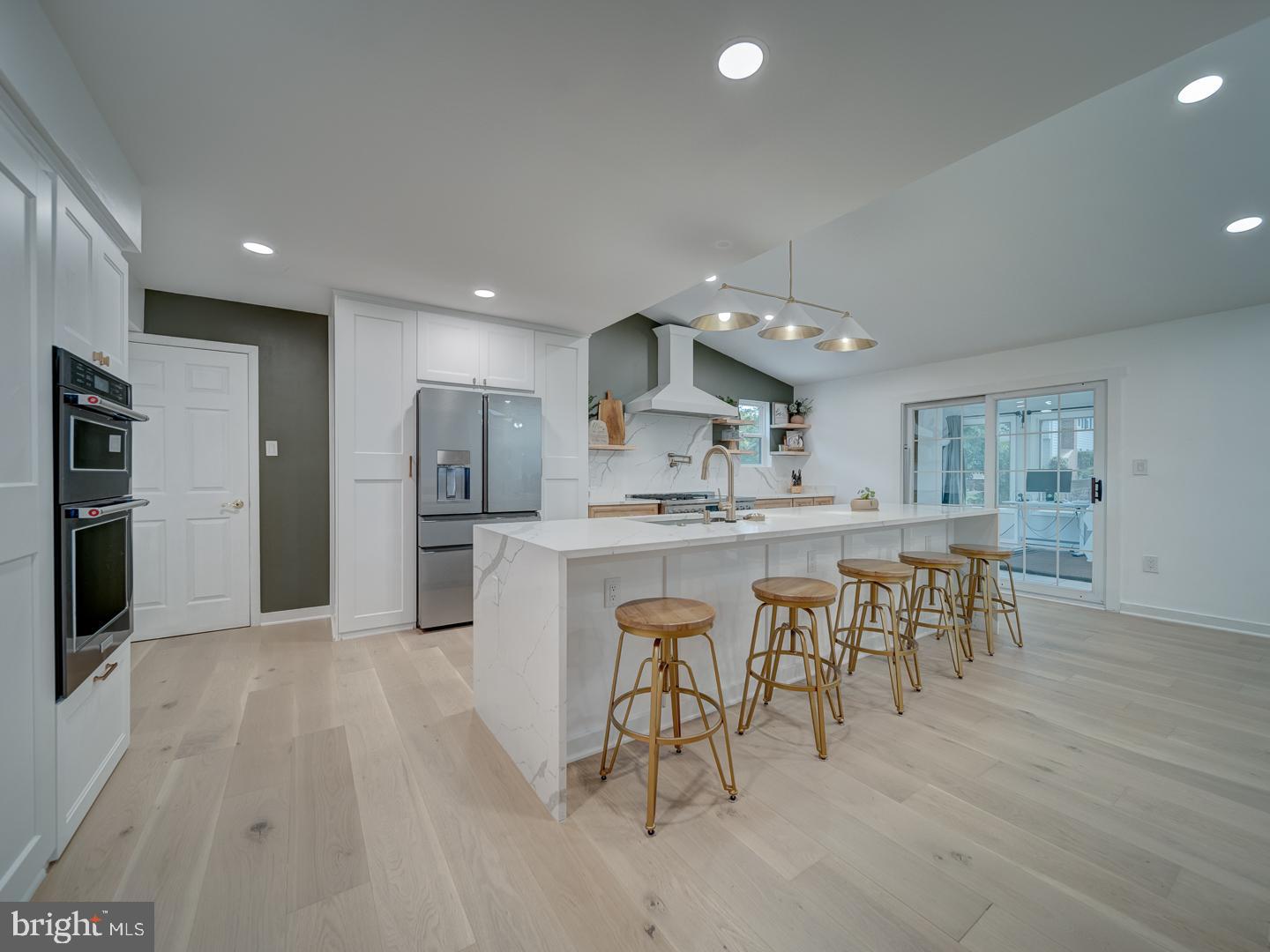1782 Shaftsbury Ave Property Photo 15