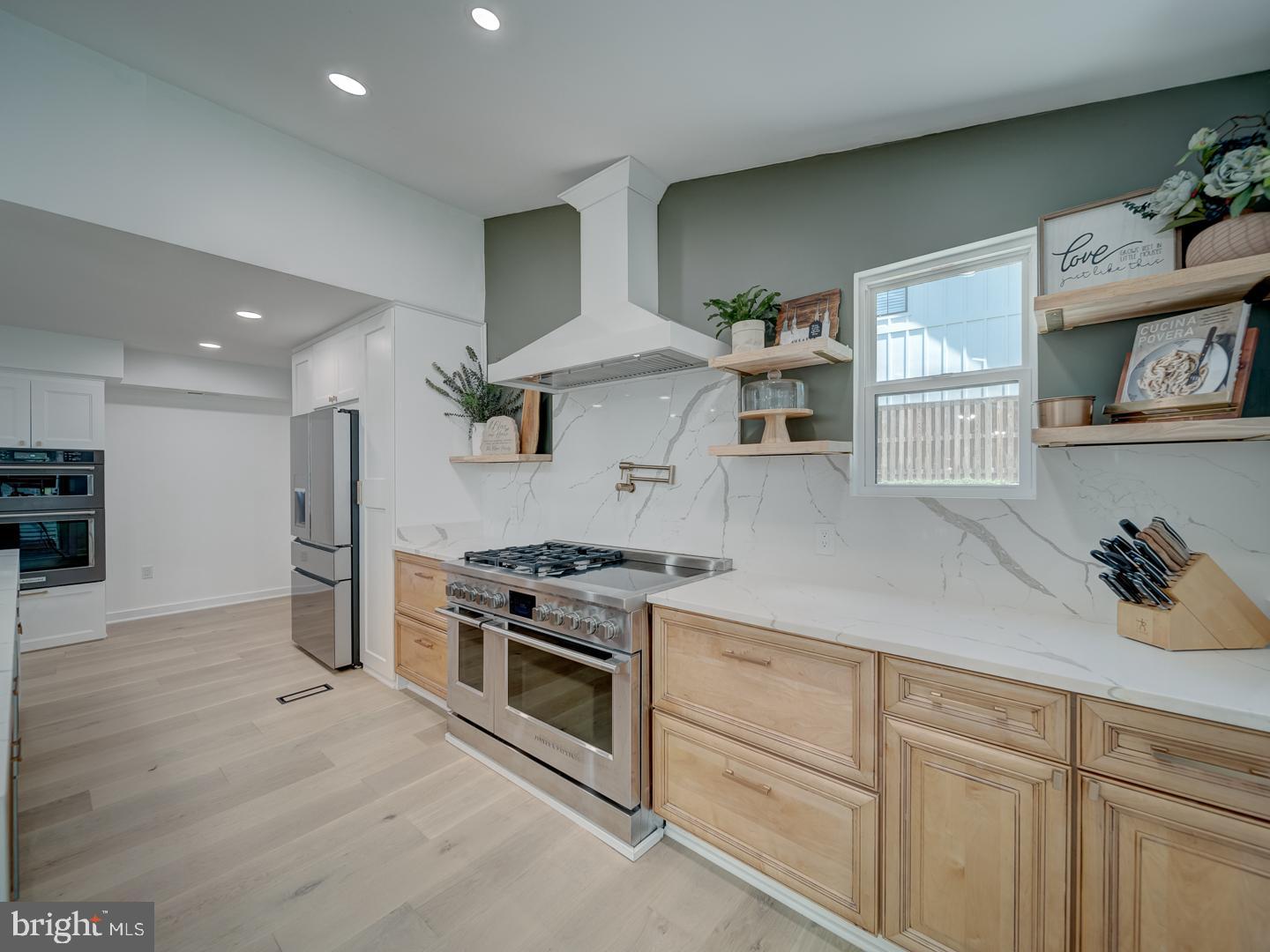 1782 Shaftsbury Ave Property Photo 16