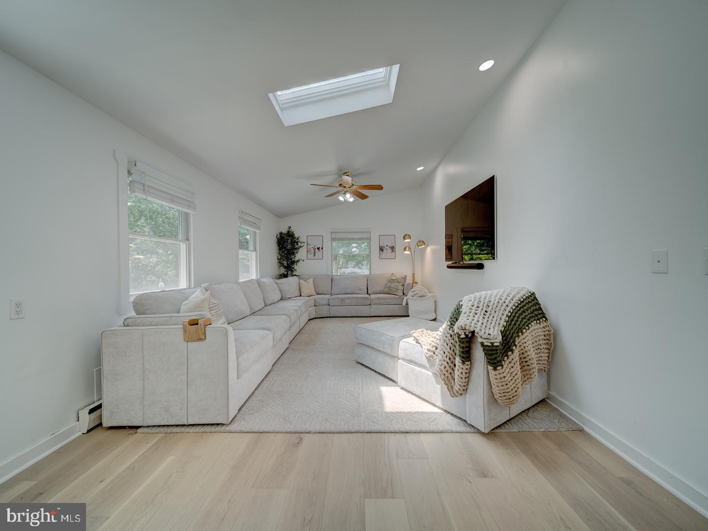 1782 Shaftsbury Ave Property Photo 30