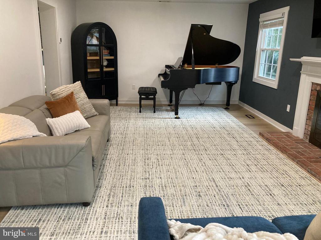 1782 Shaftsbury Ave Property Photo 83