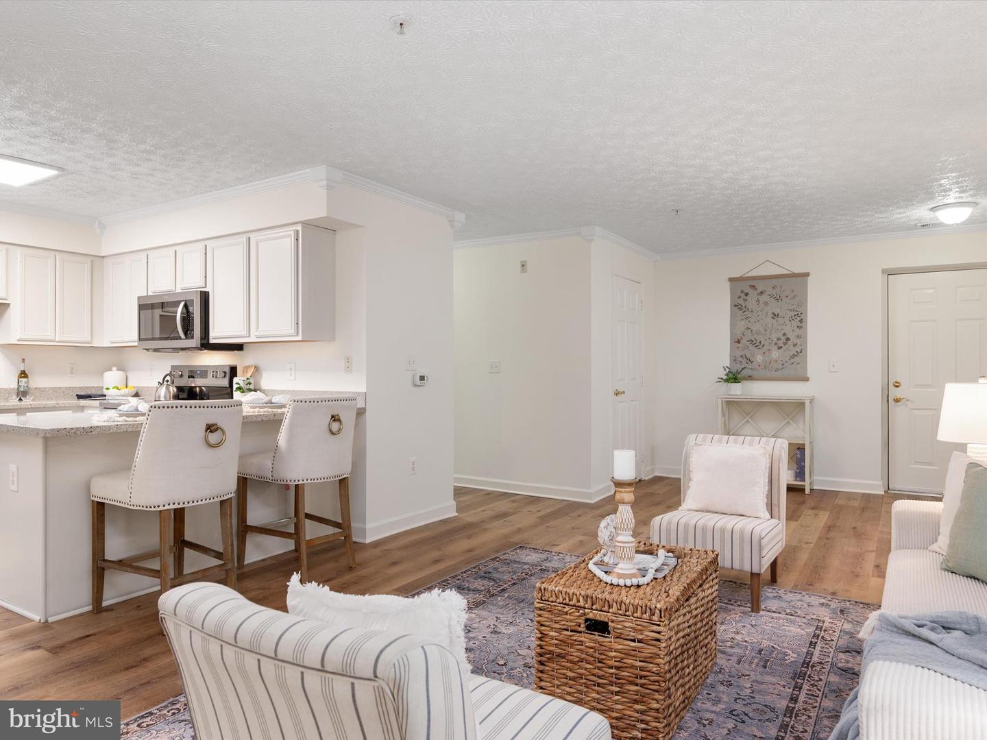 621 Admiral Dr #207 Property Photo 7