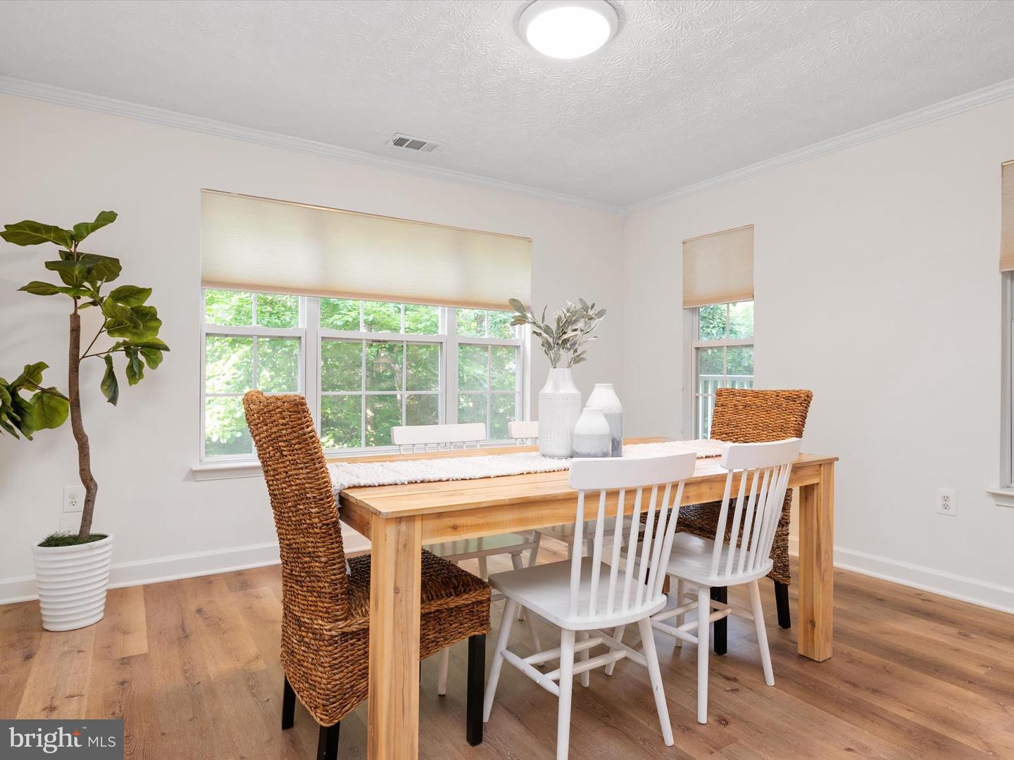 621 Admiral Dr #207 Property Photo 8