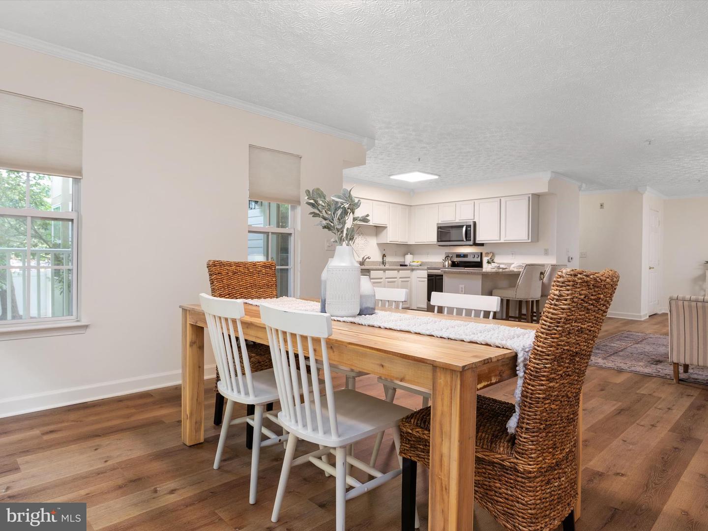 621 Admiral Dr #207 Property Photo 10