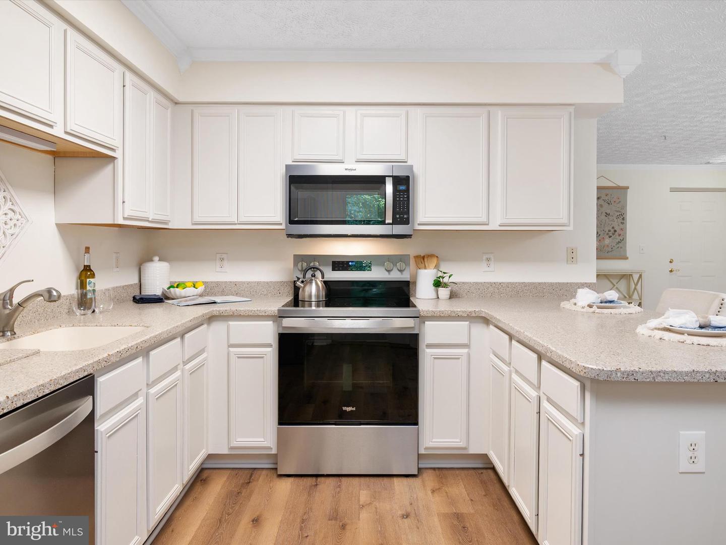 621 Admiral Dr #207 Property Photo 14