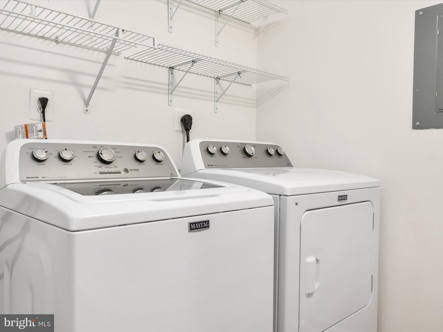 621 Admiral Dr #207 Property Photo 16
