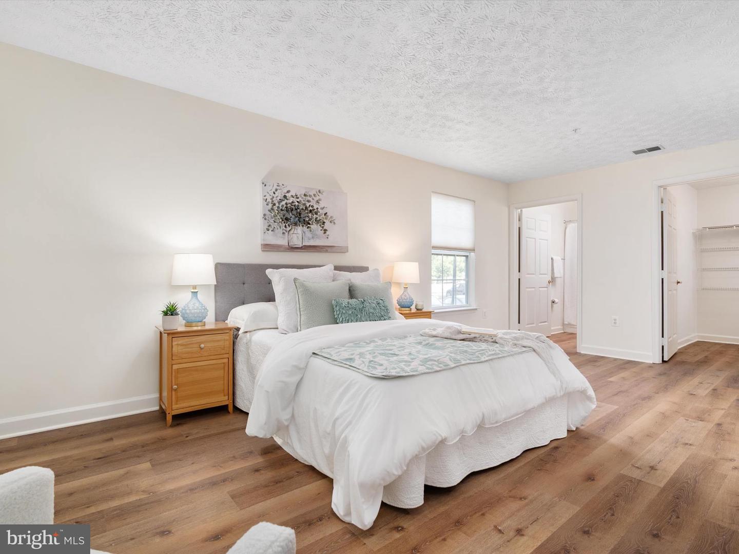 621 Admiral Dr #207 Property Photo 20
