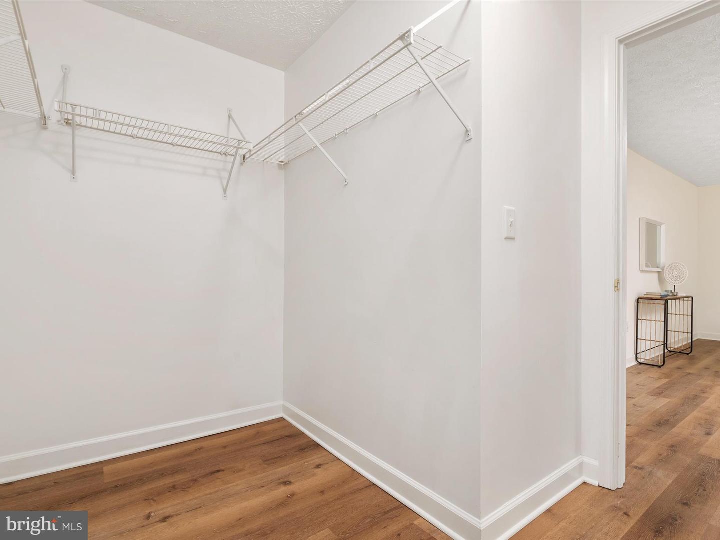621 Admiral Dr #207 Property Photo 23