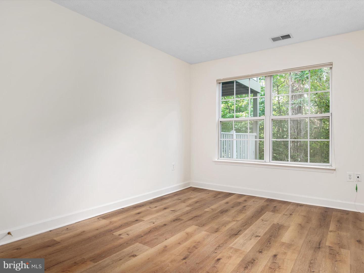 621 Admiral Dr #207 Property Photo 25