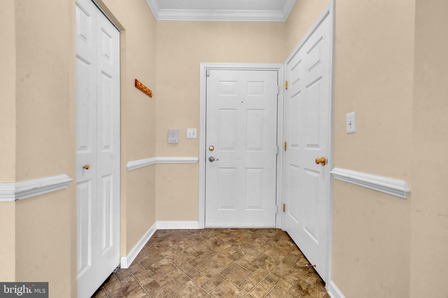 2495 Amber Orchard Ct E #101 Property Photo 2