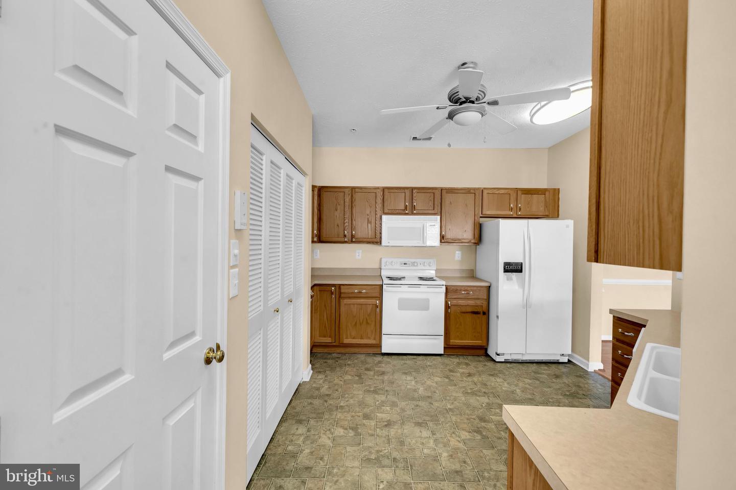 2495 Amber Orchard Ct E #101 Property Photo 7