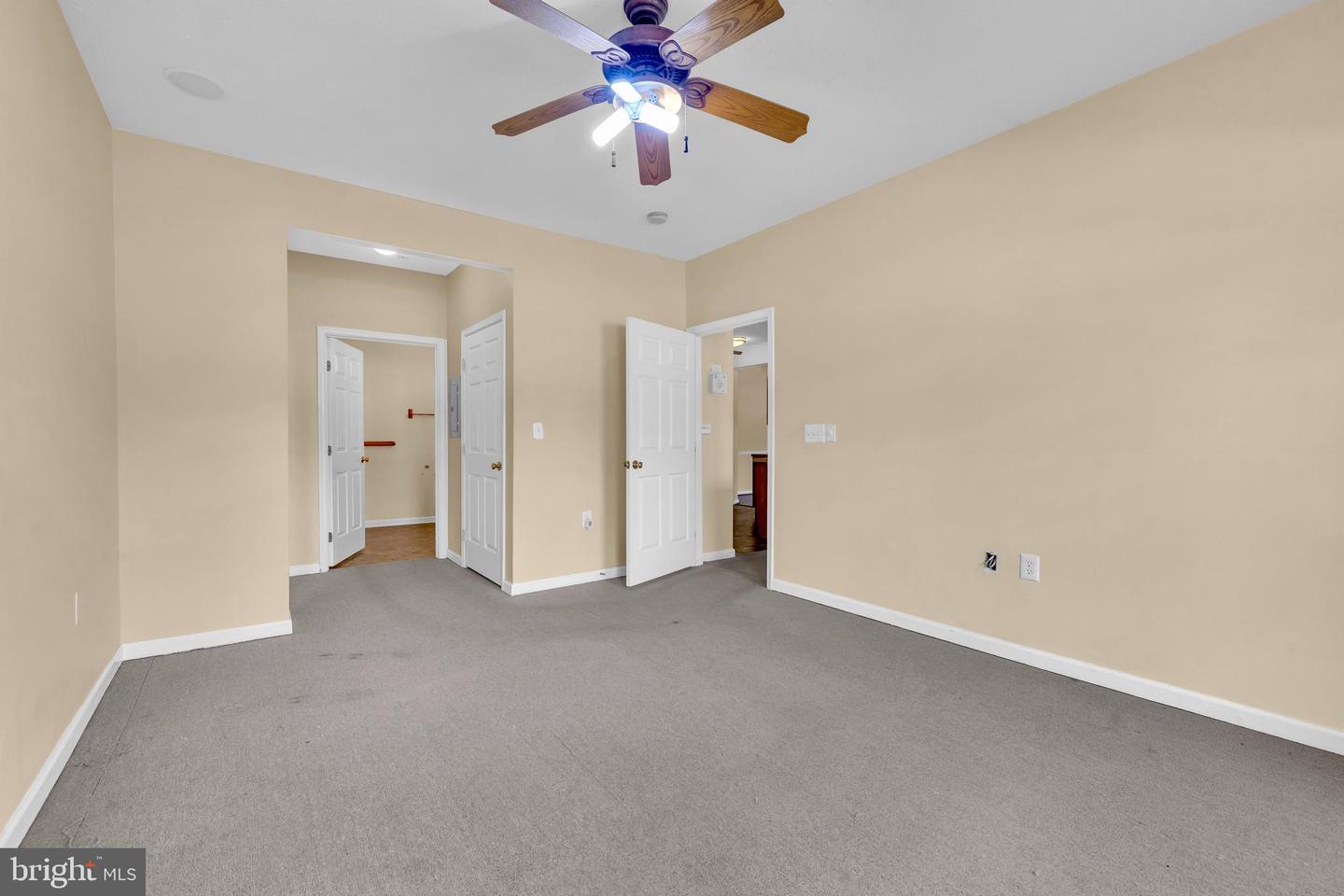 2495 Amber Orchard Ct E #101 Property Photo 16